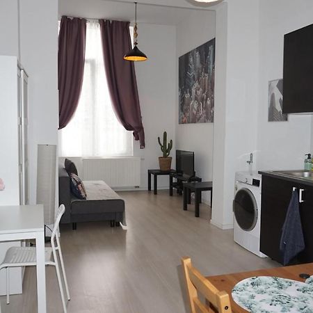 Roosevelt Apartments. アントウェルペン エクステリア 写真