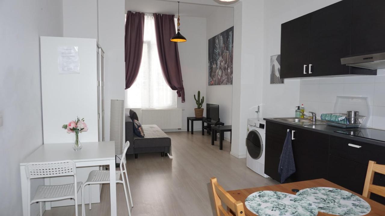 Roosevelt Apartments. アントウェルペン エクステリア 写真